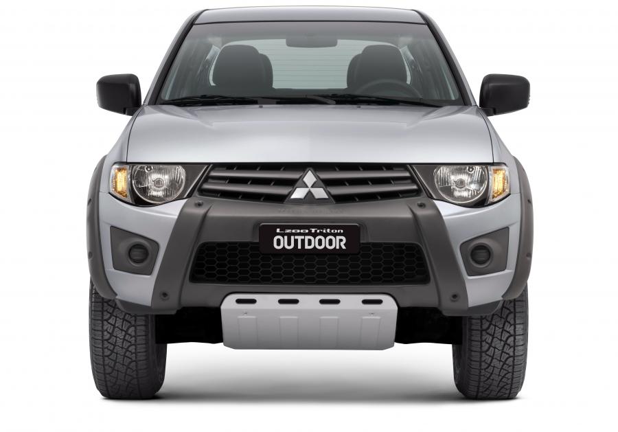  Mitsubishi L200 Triton OutDoor MT 2016 года  (LA) (фото 6 из 9)